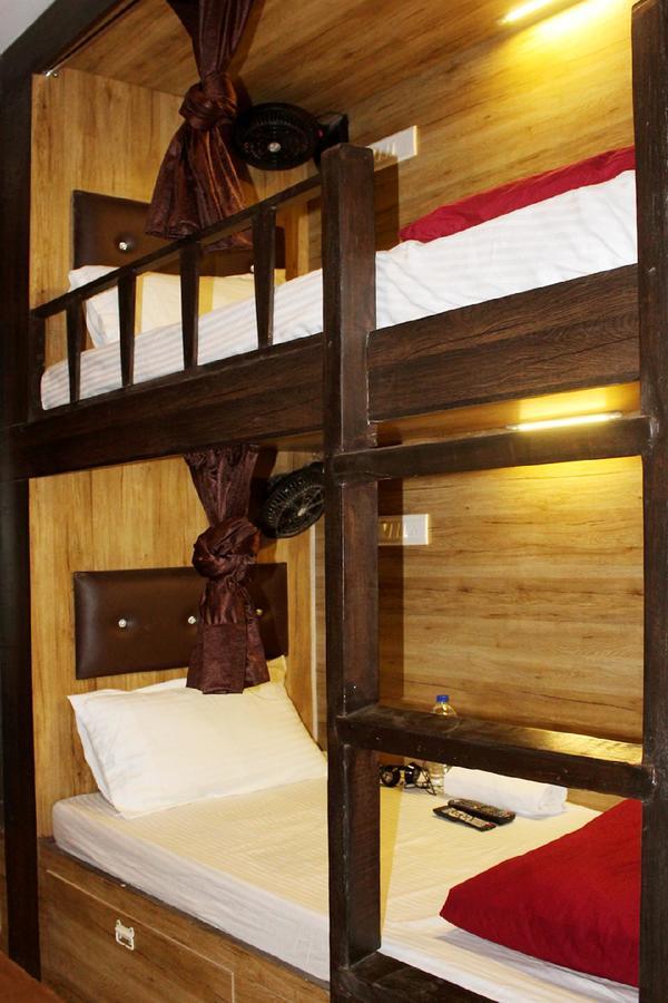 Hilal Dormitory Мумбай Екстериор снимка