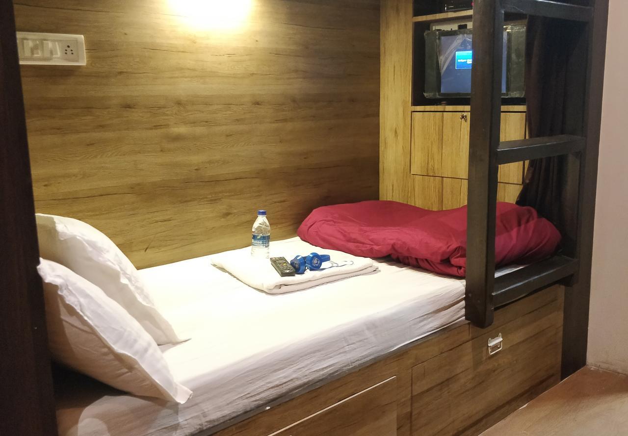 Hilal Dormitory Мумбай Екстериор снимка