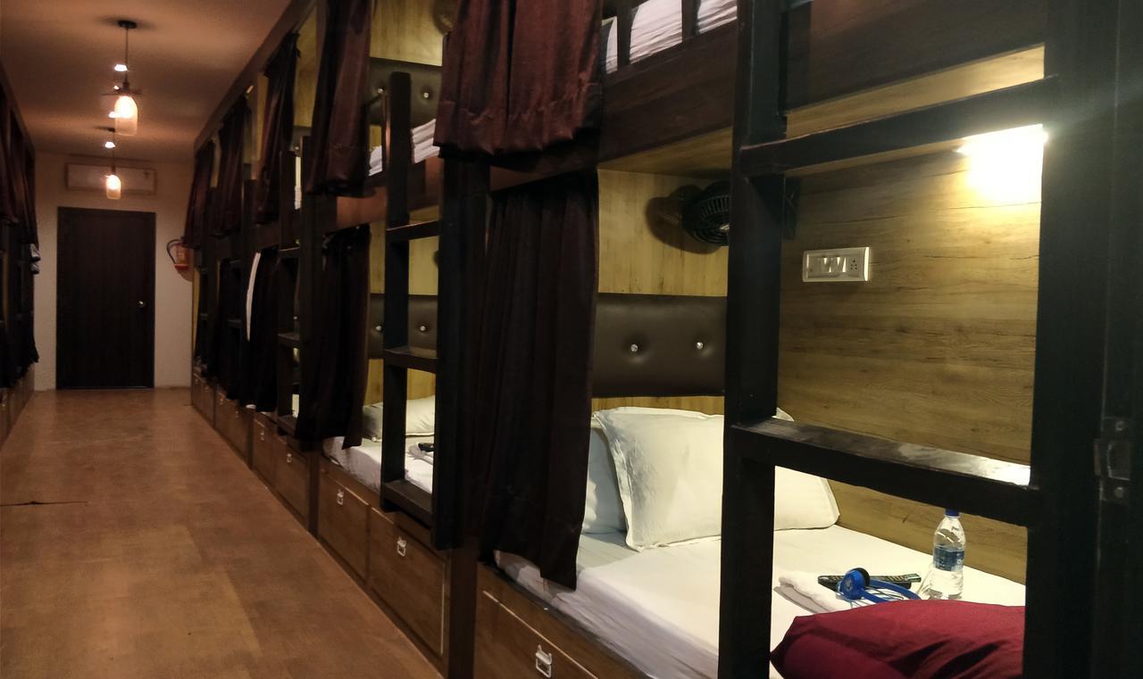 Hilal Dormitory Мумбай Екстериор снимка