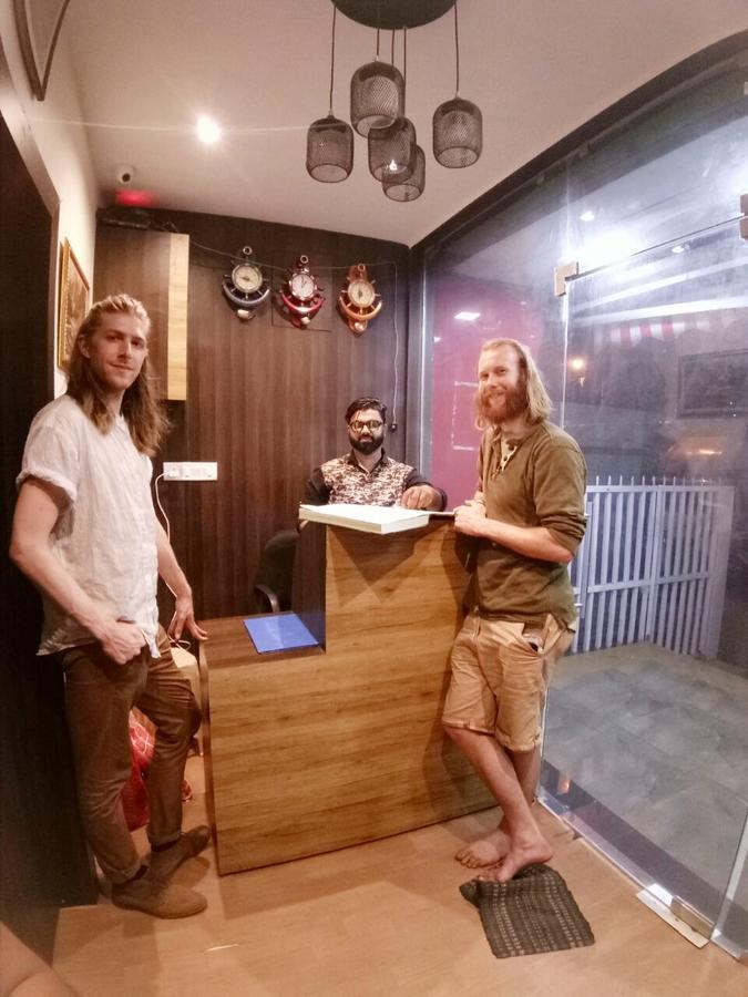 Hilal Dormitory Мумбай Екстериор снимка